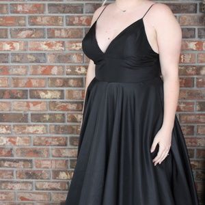 Sherri Hill black prom dress